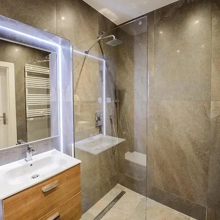 Podwale 2 3-pok 62 M2 Apartamentowiec Przy Rzece Klima * Vratislav