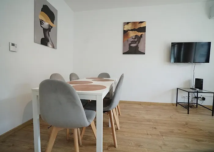 아파트 Podwale 2 3-pok 62 M2 Apartamentowiec Przy Rzece Klima